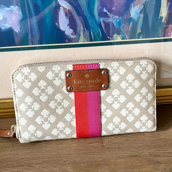 Kate Spade New York Neda Classic Stucco Zip Beige Pink Red Stripe Wallet - Picture 1 of 16